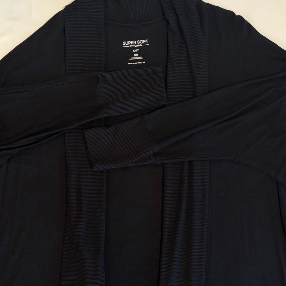 Torrid Black Super Soft Rayon Dolman Cardigan Medium/Large (Torrid 00)